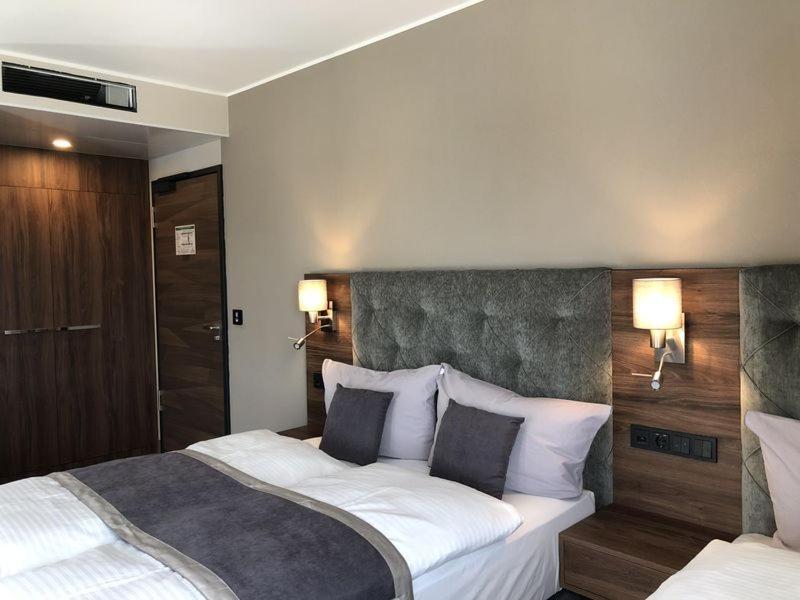 Intergroup Business & Design Hotel Ingolstadt Kosching ภายนอก รูปภาพ